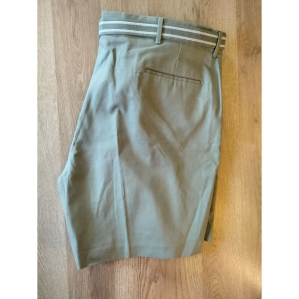 Knightsbridge Men's‎ Olive Shorts Size 42